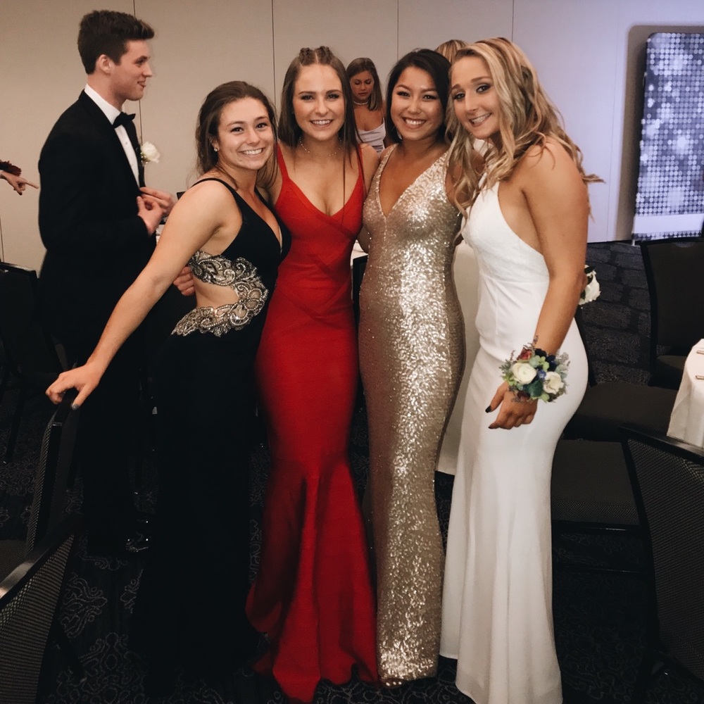 Dress the population Harper prom dress!